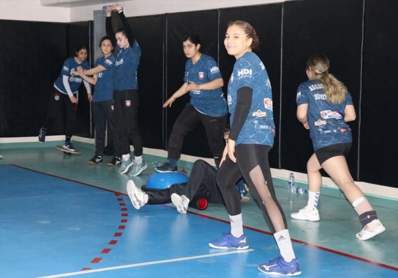 Dezavantajlı mahallenin umudu olan hentbol takımının hikayesi belgesele taşındı