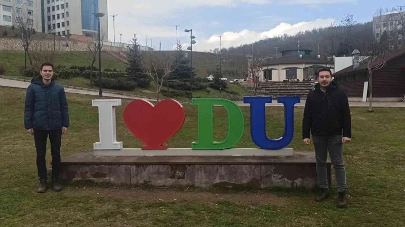 41 üniversite öğrencisi İstiklal Marşı’nı seslendirdi
