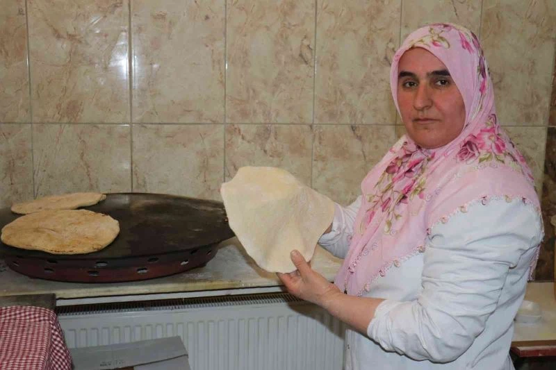 Malatya’da ekmeğin ustası Fatma abla
