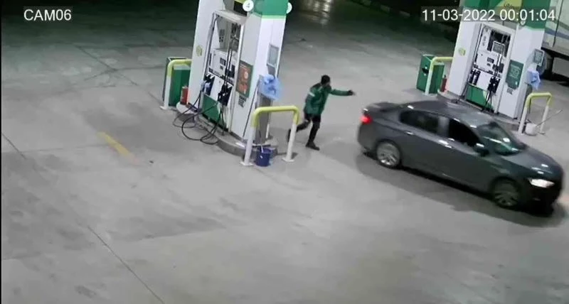 Aracının deposunu doldurup parasını ödemeden kaçtı
