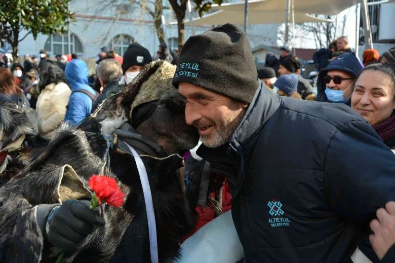 Düşmanın kabusu Tülütabaklar sokaklara indi
