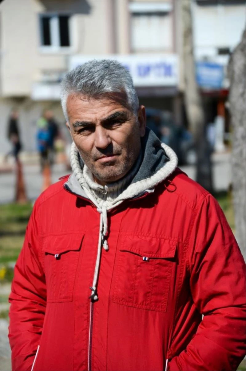 Köpeklerden kaçarken kamyonun altında kalan çocuğun hayati tehlikesi sürüyor