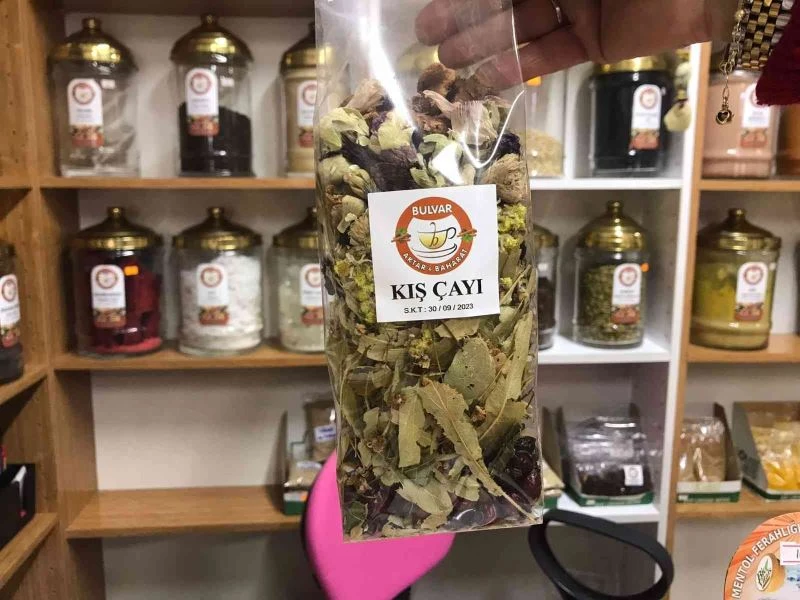 Mevsimsel hastalıklardan korunmak isteyenler aktarların yolunu tutuyor
