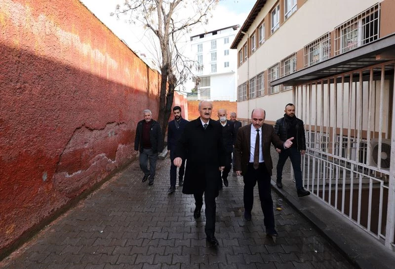 Başkan Okay: “Mahallelerimizin sorunlarını bir bir giderdik”
