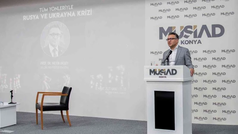 Rektör Aksoy, Rusya ve Ukrayna krizini değerlendirdi
