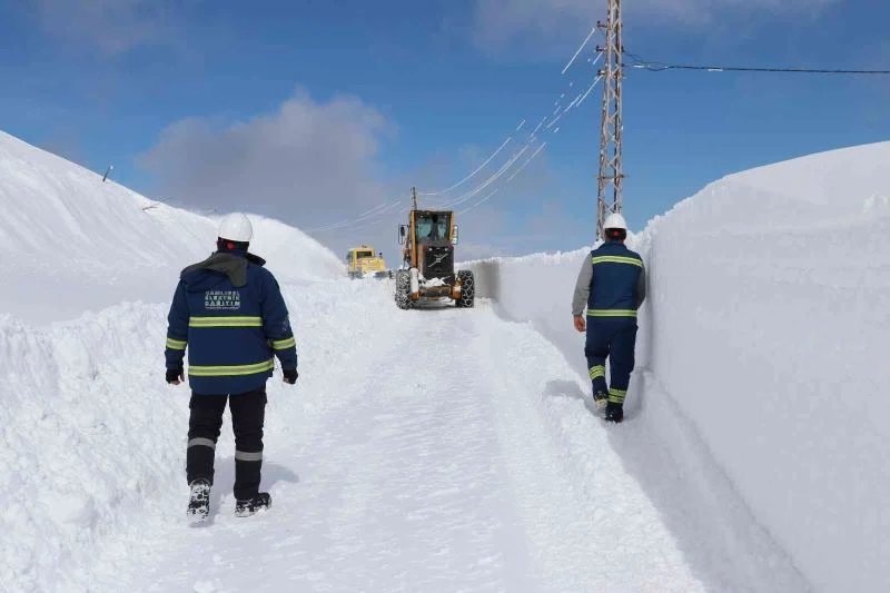 2 metre karda 4 saatte bölgeye ulaştılar

