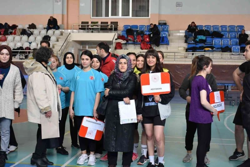 KYK’lı gençler masada buluştu
