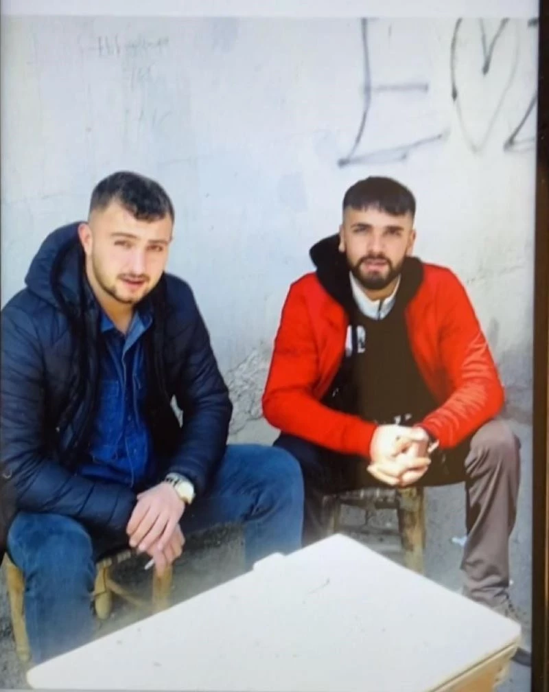 Katiliyle aynı karede
