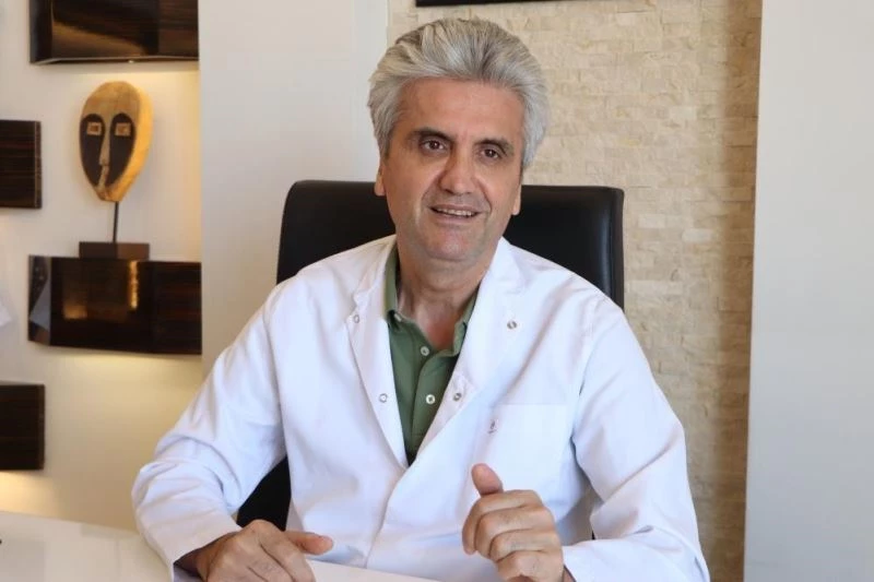 Ünlü estetikçiden pandemiye özel türkü: “Geçecek, bugünler de geçecek”
