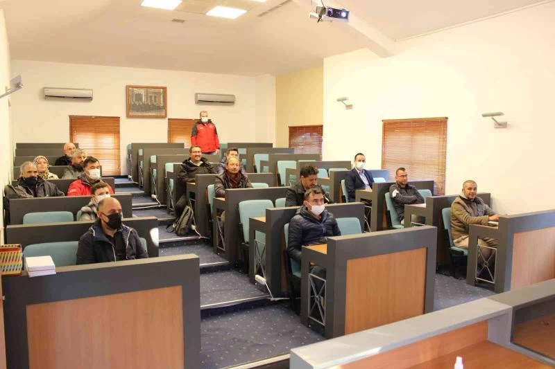 Marmaris’te yeni arıcılar yetişiyor
