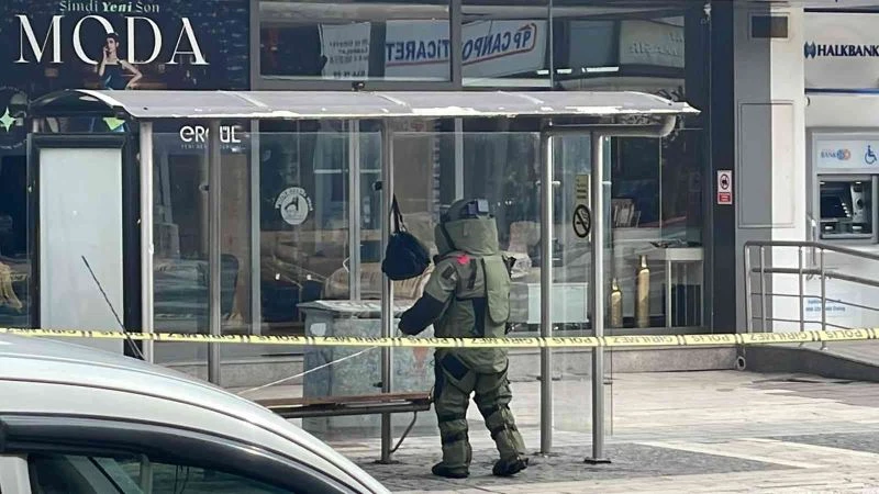 Otobüs durağında unutulan çanta fünye ile patlatıldı
