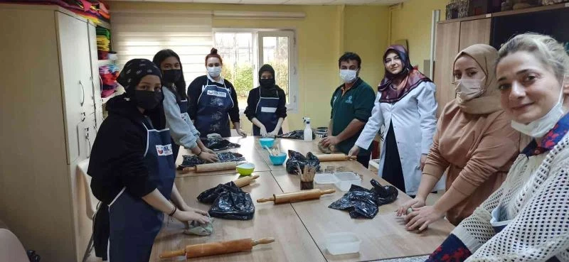 Lise ve üniversite öğrencilerinden Cemil Meriç’e ziyaret
