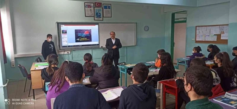 Öğrencilere, ’değerlerimiz varsa değerliyiz’ semineri
