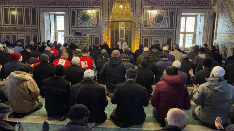 15 Temmuz şehitleri için 251 hatim indirildi
