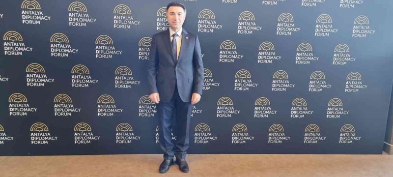Rektör Demir Antalya Diplomasi Forumuna katıldı
