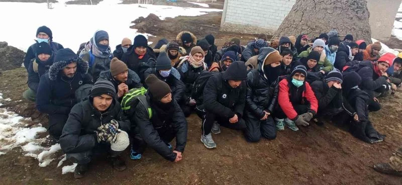 Van’da bir haftada bin 533 düzensiz göçmen yakalandı
