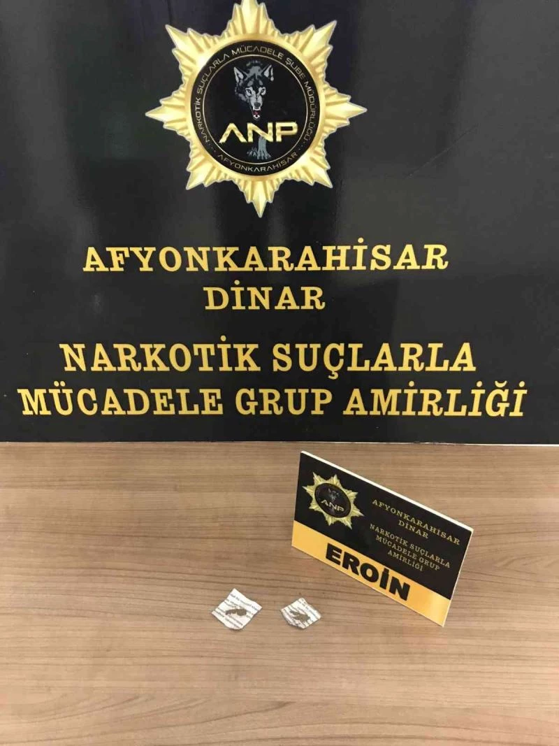 Dinar’da polis operasyonunda eroin ele geçirildi
