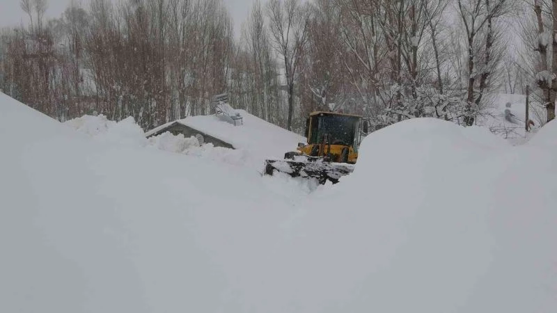 Muş’ta 169 köy yolu ulaşıma kapandı
