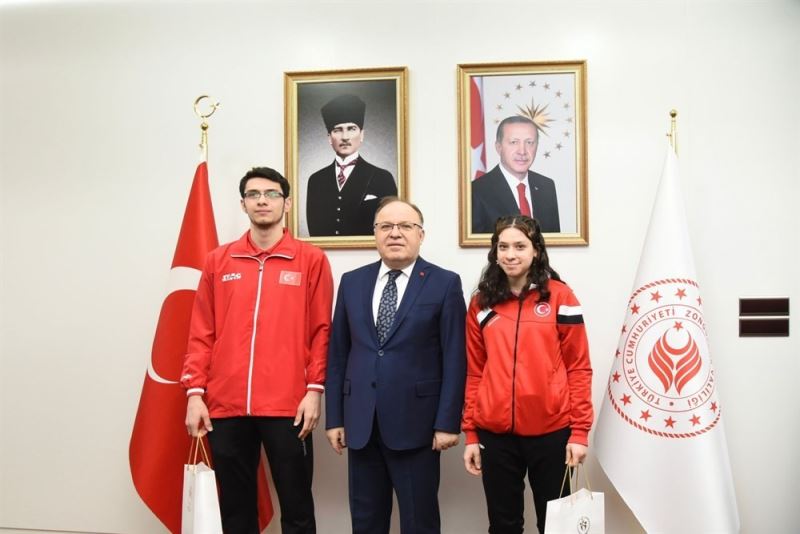 Zonguldaklı İrem, İşitme Engelliler Masa Tenisi Şampiyonasında ikinci oldu
