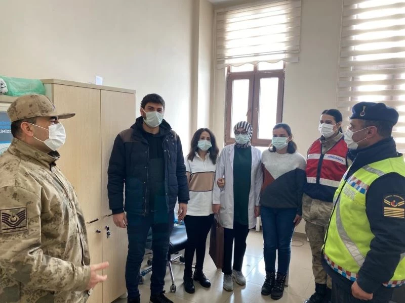 Bingöl’de jandarma ekipleri, sağlık çalışanlarıyla bir araya geldi
