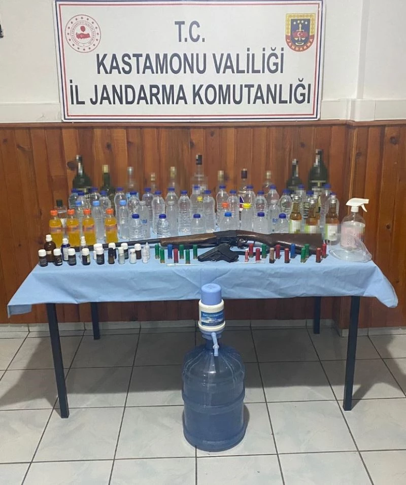 İnternetten sipariş ettiği kimyasal madde ile sahte alkol üretenlere operasyon
