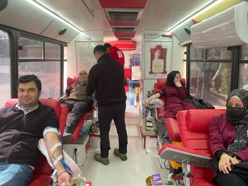 İmam Hatiplilerden kan bağış kampanyasına destek
