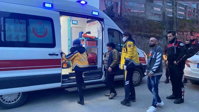 Komşuların kavgasında kan aktı: 1 yaralı
