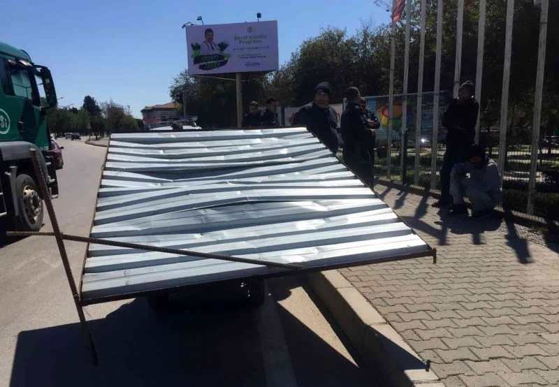 Hırsızlar yakalanınca affedilmek için yalvardı
