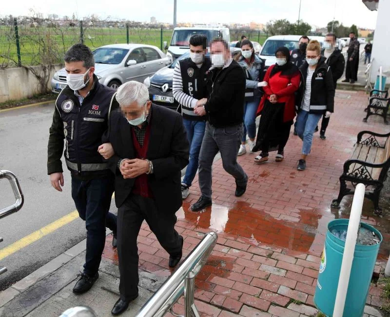 Tefeci şebekeyi “anne” yönetiyormuş
