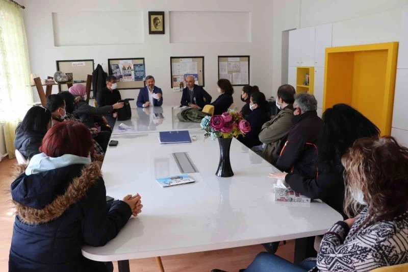 Uçak; “Eğitim çalışanlarına yeni sosyal ve mali haklar verilmeli”
