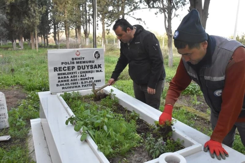 Edremit Belediyesi şehitlerini unutmuyor
