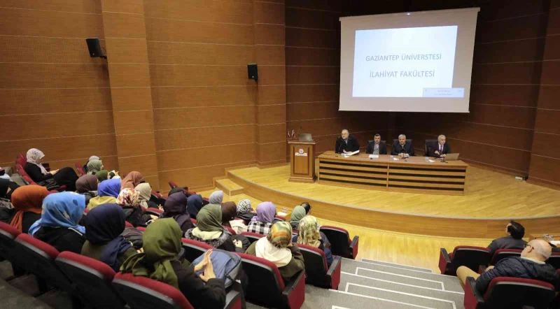 GAÜN’de “Etkili Arapça öğretme - öğrenme teknikleri anlatıldı
