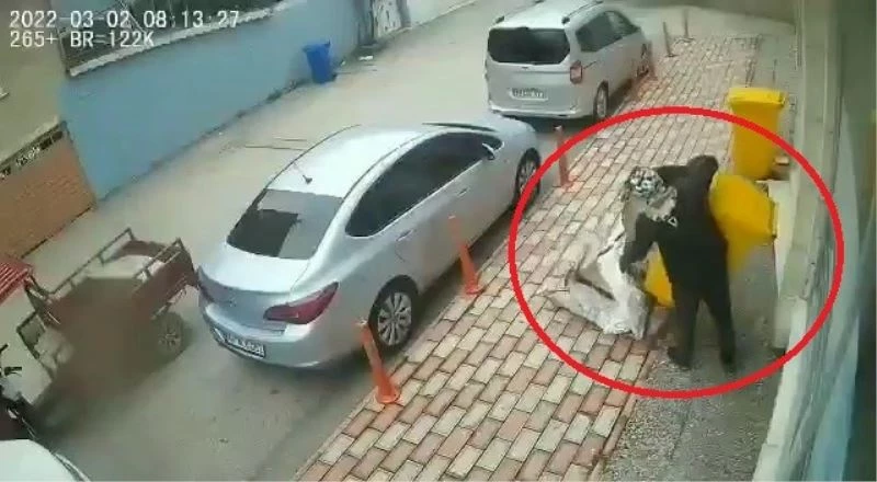 Yok artık...Çöp konteynerlerini böyle çaldı
