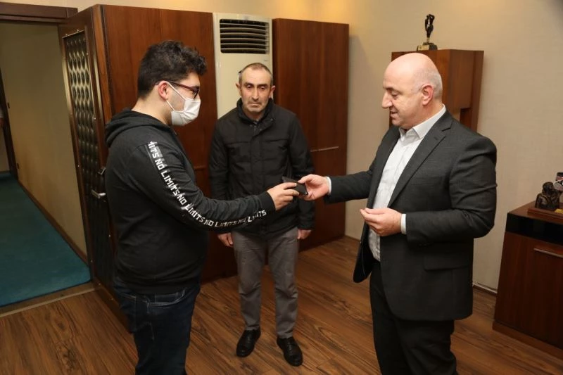 Temizlik işçisinden örnek davranış
