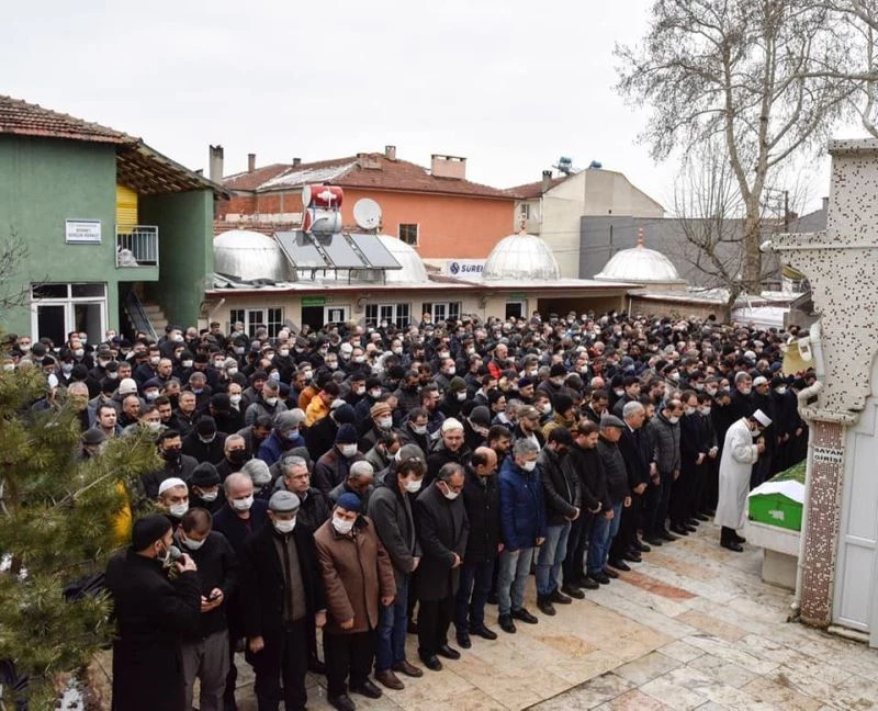 AK Parti Pazaryeri İlçe Başkanı Soydan’ın babası son yolculuğuna uğurlandı
