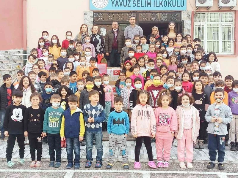 Mehmetçiğe leblebi ve mektup gönderdiler
