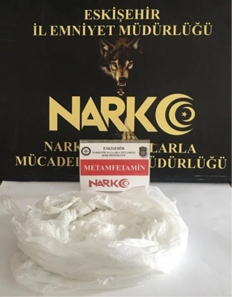 Uyuşturucu madde ele geçirilen apartta 4 kişi yakalandı
