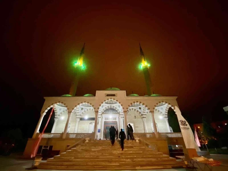 Balıkesir’de Berat Kandili dualarla ihya edildi
