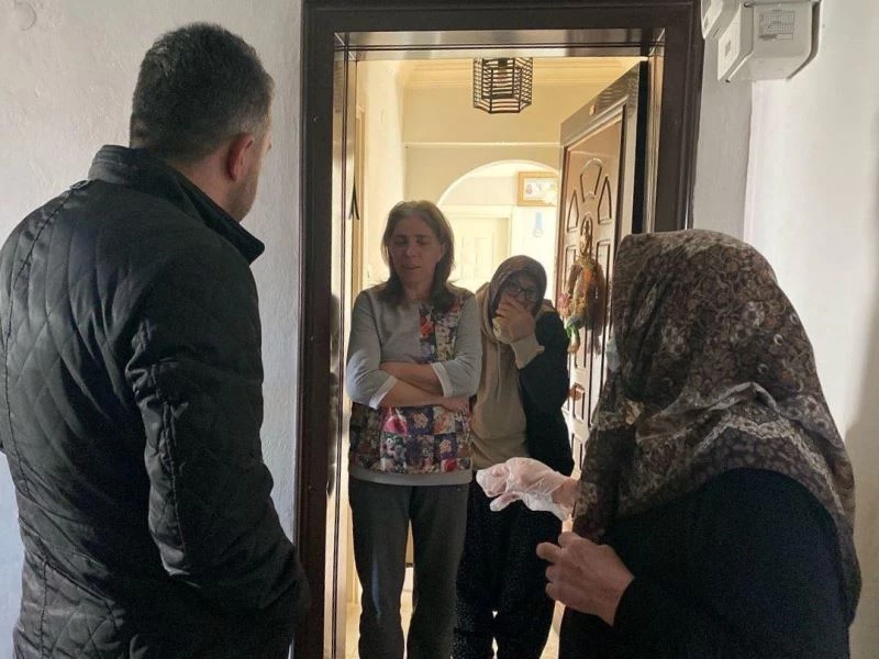 Başkan Ertuğrul Çetin çalınmadık kapı girilmedik ev bırakmıyor
