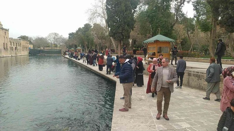 Balıklıgöl’de Berat Kandili yoğunluğu
