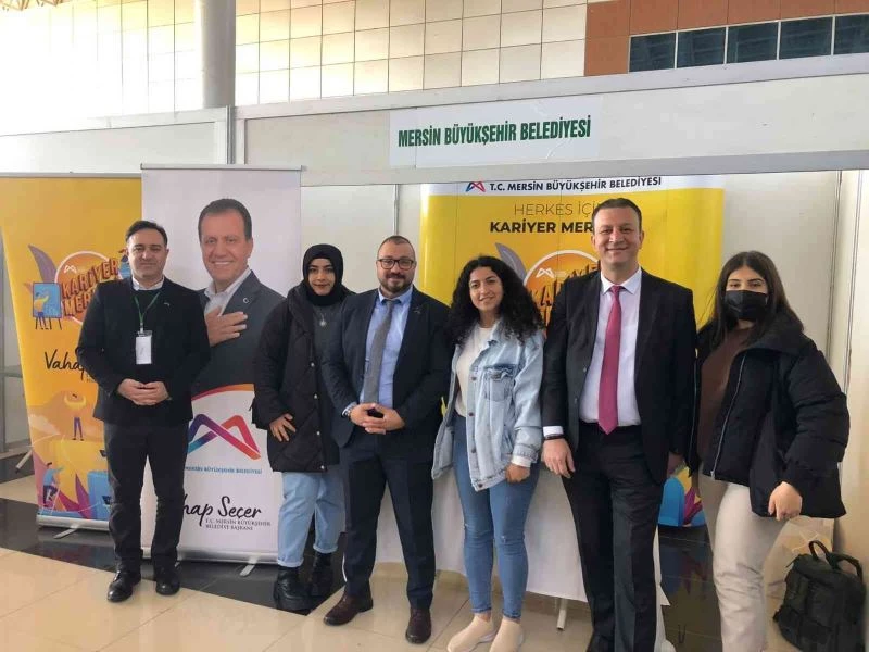 Kariyer Merkezi, bölgesel fuarda üniversitelilerle buluştu

