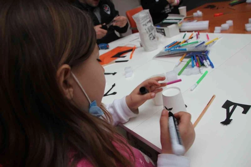  Çocuklar, ’Geri Dönüşüm Atölyesi’nde birbirinden güzel çalışmalara imza atıyor
