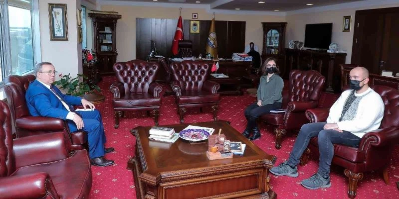 TÜBAT’tan doktor rektöre Tıp Bayramı ziyareti
