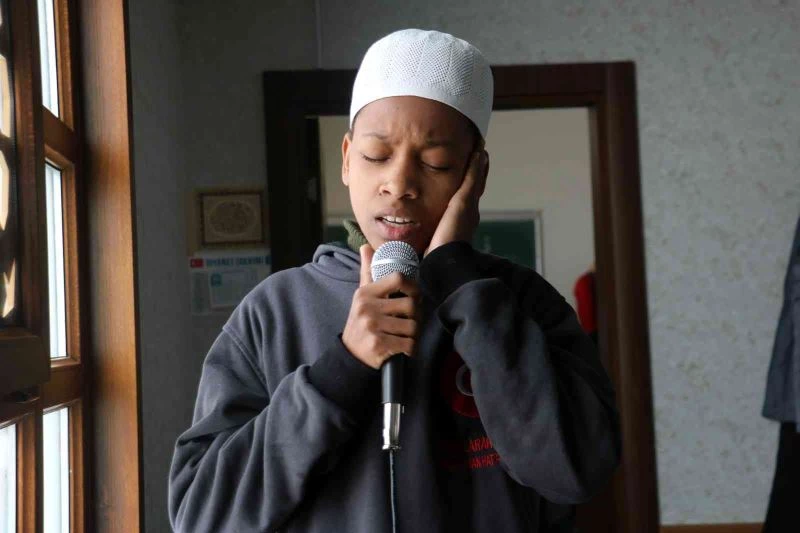 Öğrenciler cami saldırısında ölen Müslümanları unutmadı
