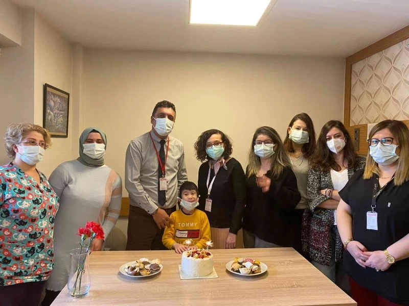 Kısa bağırsak hastası Musa Artık yemek yiyebilecek
