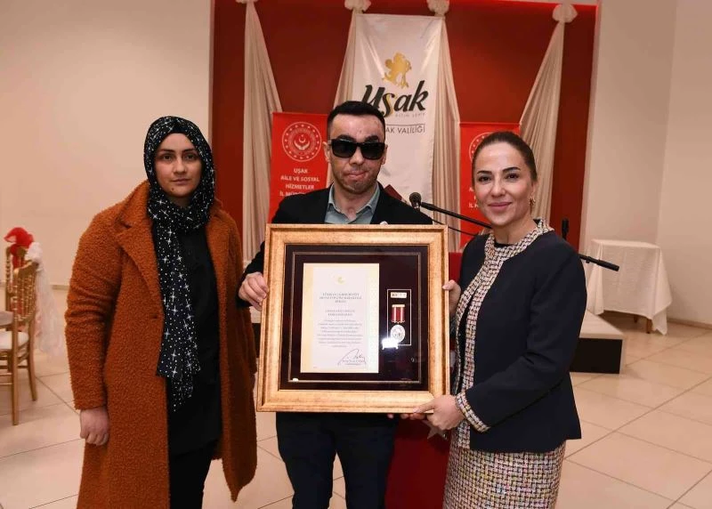 Vali Kocabıyık’tan Gaziye devlet övünç madalyası ve berat takdimi
