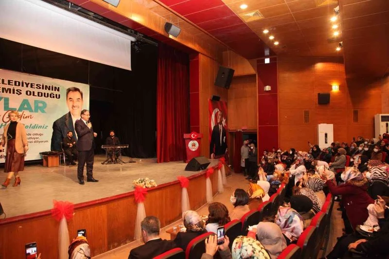 Ahlat’ta “3 aylar berata geldim” konulu konferans
