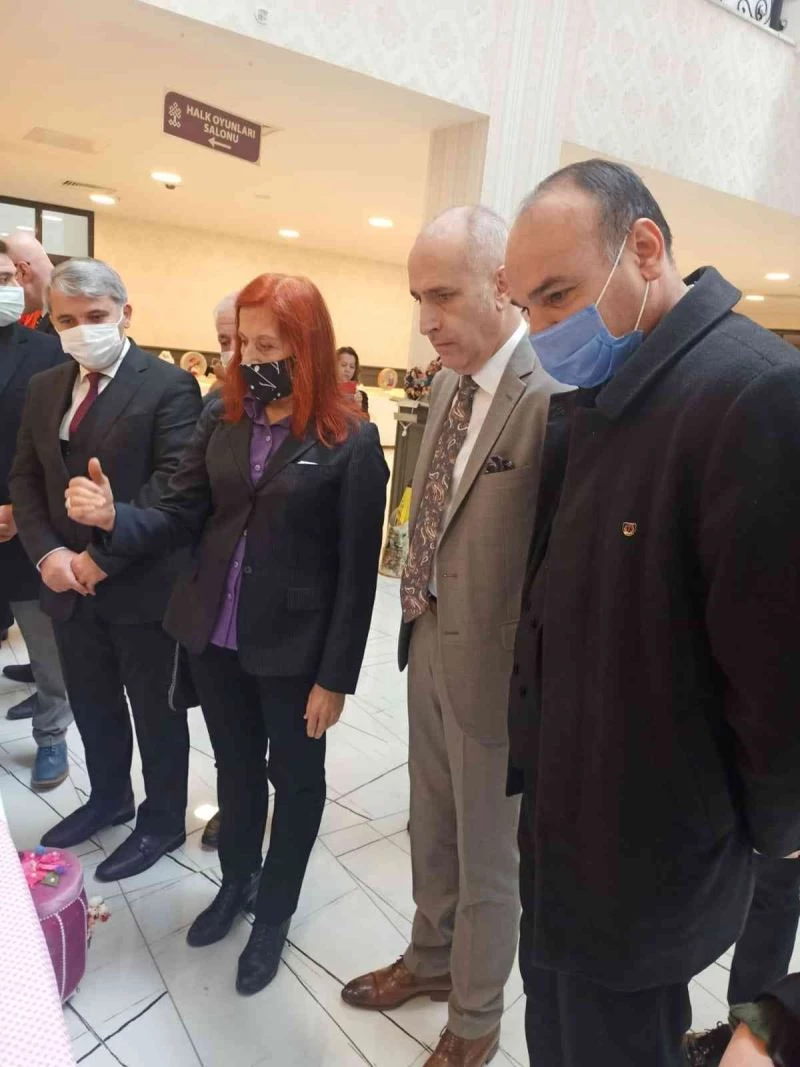 Palandöken MEM, atık malzemelerden üretilen ürünlerle sergi açtı
