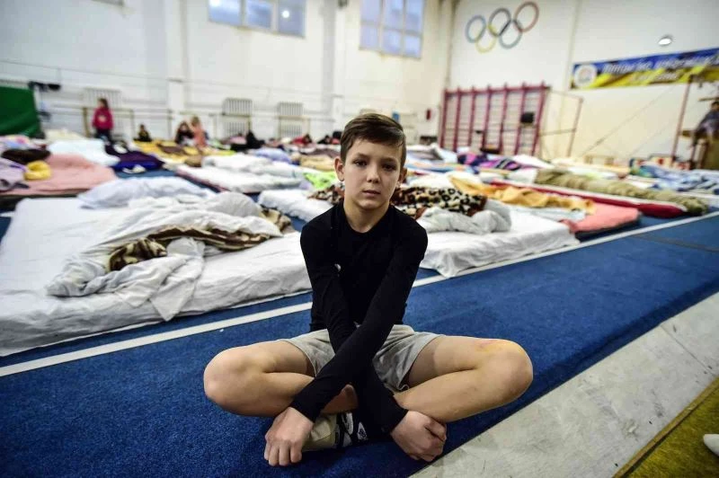 Savaşta yaşadığı korku 13 yaşındaki çocuğun saçlarını beyazlattı
