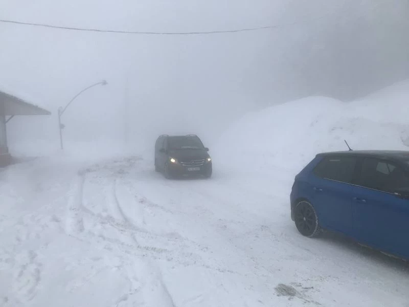 Yoğun sis, karın tadını çıkarmak isteyen vatandaşlara zor anlar yaşattı
